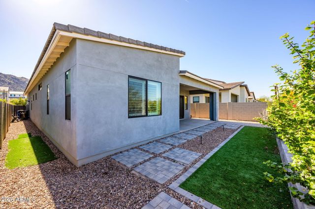 824 E MONTE Way, Phoenix, AZ 85042