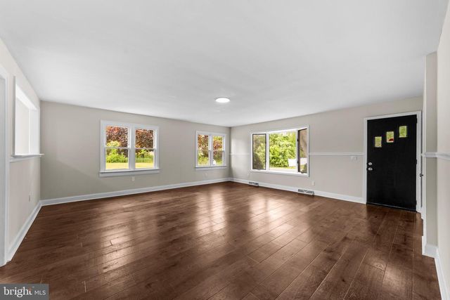 7 MEADOWVIEW AVE, Pennsville, NJ 08070