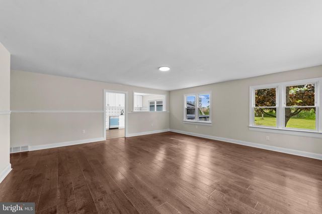 7 MEADOWVIEW AVE, Pennsville, NJ 08070