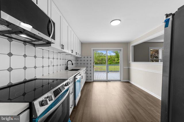 7 MEADOWVIEW AVE, Pennsville, NJ 08070
