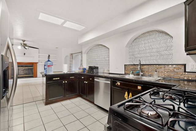 5301 Hattiesburg Avenue NW, Albuquerque, NM 87120