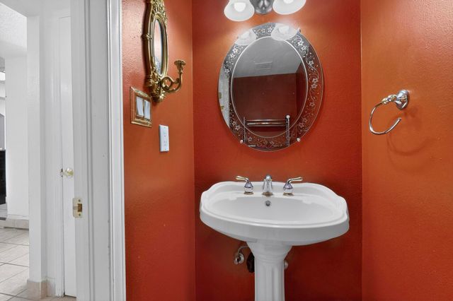 5301 Hattiesburg Avenue NW, Albuquerque, NM 87120