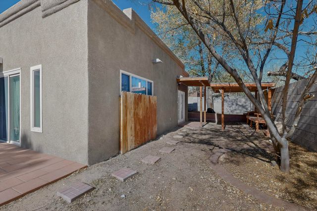 5301 Hattiesburg Avenue NW, Albuquerque, NM 87120