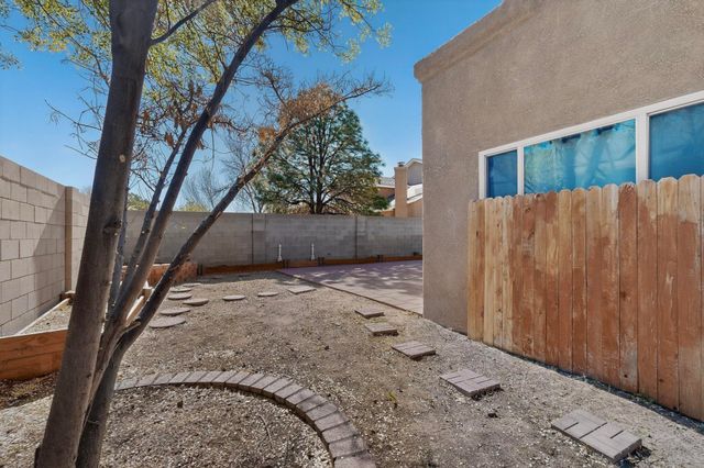 5301 Hattiesburg Avenue NW, Albuquerque, NM 87120