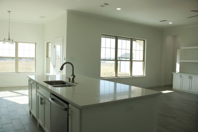 102 Country Road 4511, Decatur, TX 76234