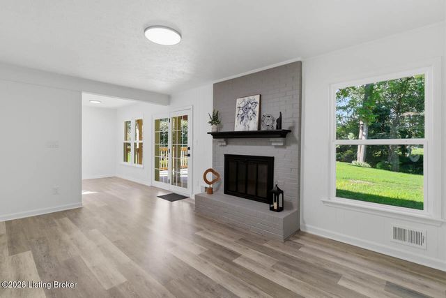 6315 Tioga Rd, Louisville, KY 40214