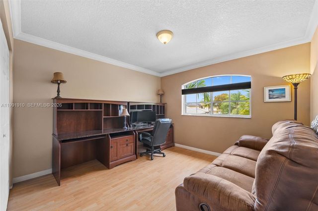 9128 SW 211th Ln, Cutler Bay, FL 33189