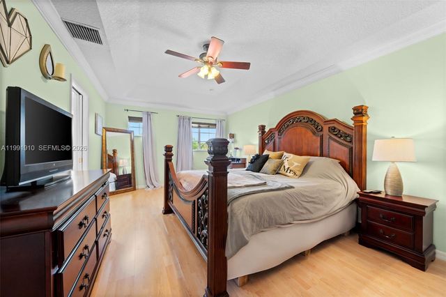 9128 SW 211th Ln, Cutler Bay, FL 33189