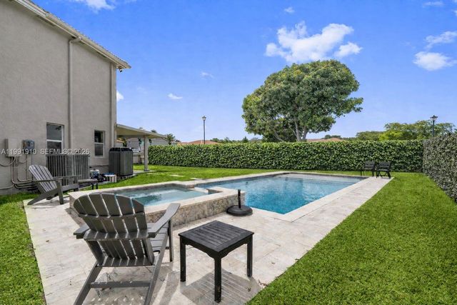 9128 SW 211th Ln, Cutler Bay, FL 33189