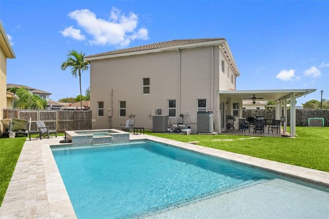 9128 SW 211th Ln, Cutler Bay, FL 33189