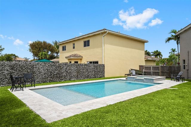 9128 SW 211th Ln, Cutler Bay, FL 33189