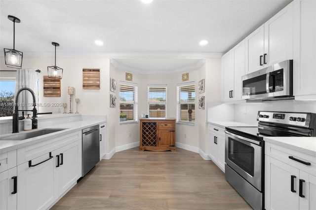 9128 SW 211th Ln, Cutler Bay, FL 33189