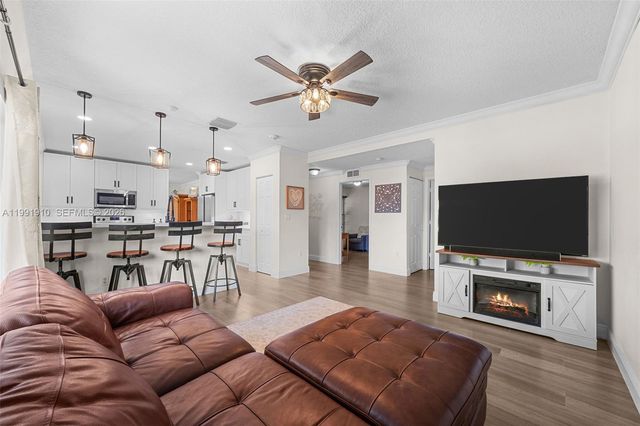 9128 SW 211th Ln, Cutler Bay, FL 33189