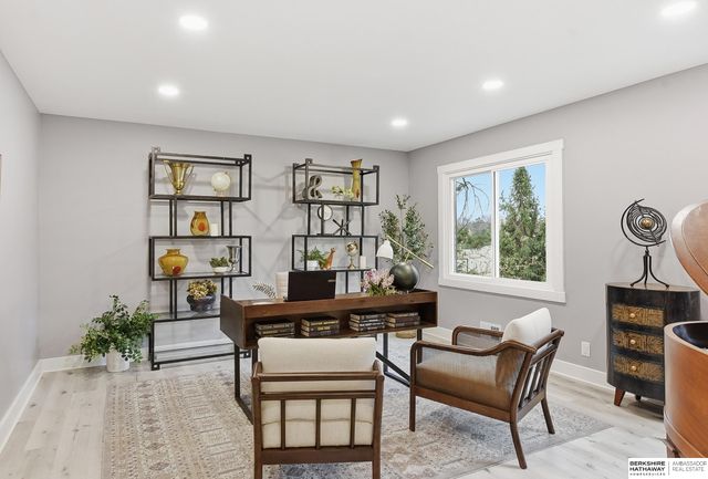 9468 Jackson Circle, Omaha, NE 68114