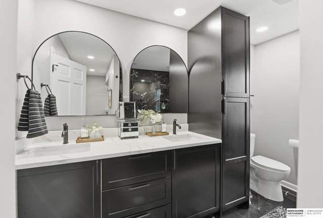 9468 Jackson Circle, Omaha, NE 68114