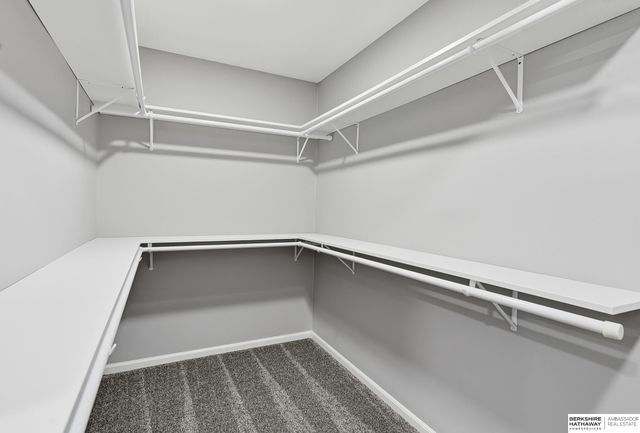 9468 Jackson Circle, Omaha, NE 68114