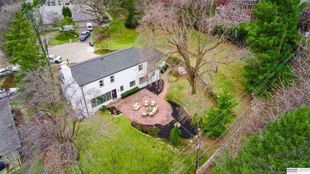 9468 Jackson Circle, Omaha, NE 68114