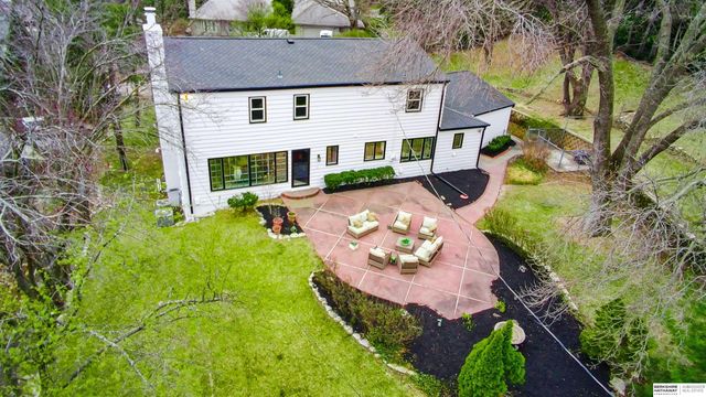 9468 Jackson Circle, Omaha, NE 68114