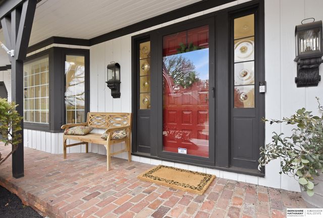 9468 Jackson Circle, Omaha, NE 68114