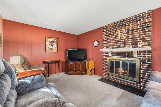 W53N849 Castle COURT, Cedarburg, WI 53012
