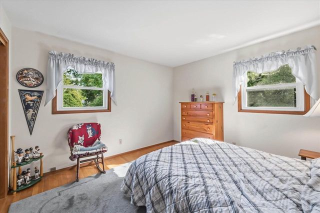W53N849 Castle COURT, Cedarburg, WI 53012