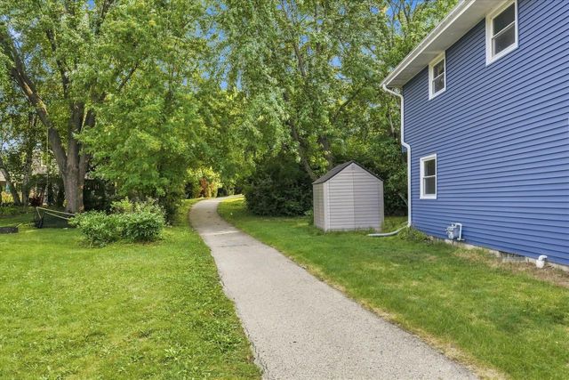 W53N849 Castle COURT, Cedarburg, WI 53012