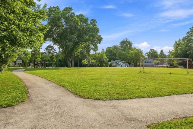 W53N849 Castle COURT, Cedarburg, WI 53012
