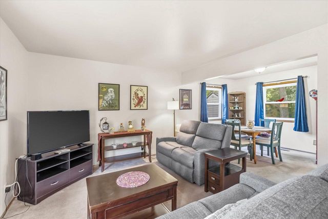 W53N849 Castle COURT, Cedarburg, WI 53012