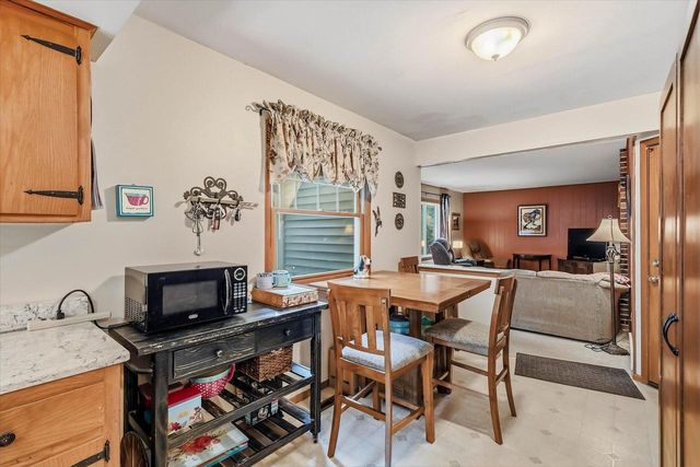 W53N849 Castle COURT, Cedarburg, WI 53012