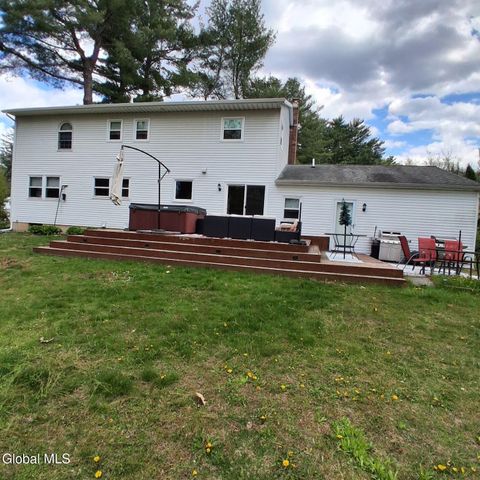 17 Cider Mill Drive, Clifton Park, NY 12065