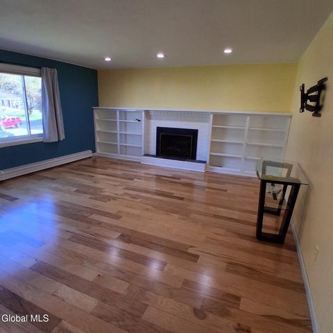 17 Cider Mill Drive, Clifton Park, NY 12065