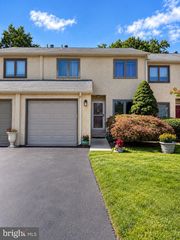 621 HILLCREST CT, Media, PA 19063