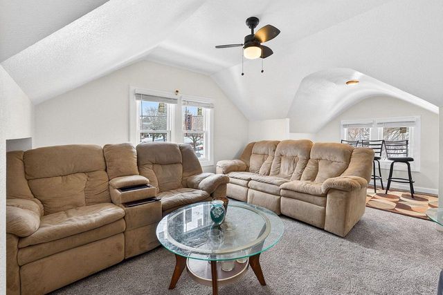 3299 N 9th STREET, Milwaukee, WI 53206