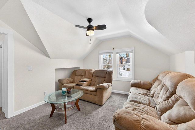 3299 N 9th STREET, Milwaukee, WI 53206