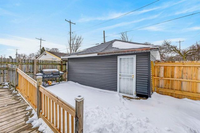 3299 N 9th STREET, Milwaukee, WI 53206