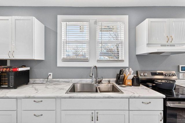 3299 N 9th STREET, Milwaukee, WI 53206