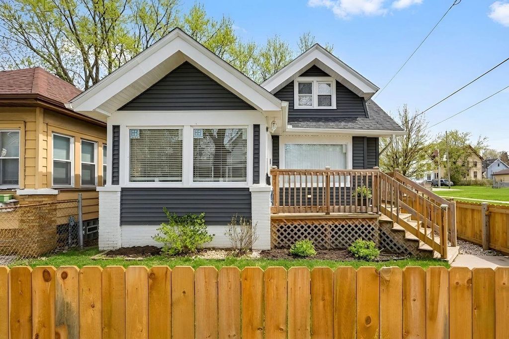 3299 N 9th STREET, Milwaukee, WI 53206