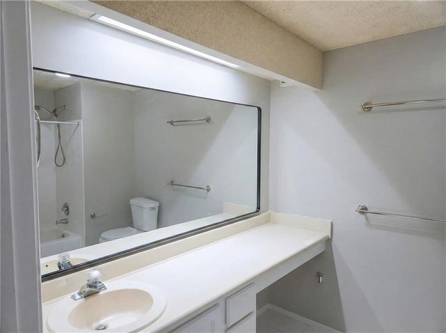 1244 Keys Lake NE Drive, Brookhaven, GA 30319