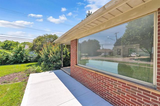 26327 Woodworth Circle, Dearborn Heights, MI 48127