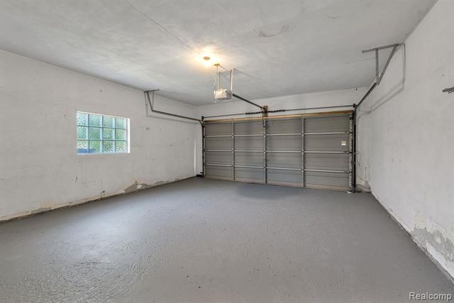 26327 Woodworth Circle, Dearborn Heights, MI 48127