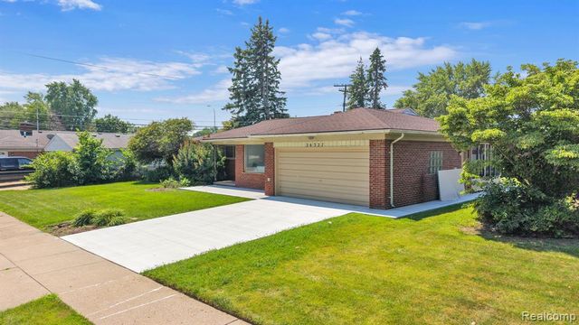 26327 Woodworth Circle, Dearborn Heights, MI 48127