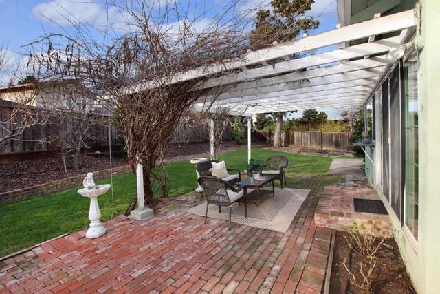 875 Tartarian Way, Sunnyvale, CA 94087