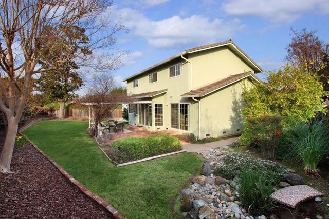 875 Tartarian Way, Sunnyvale, CA 94087