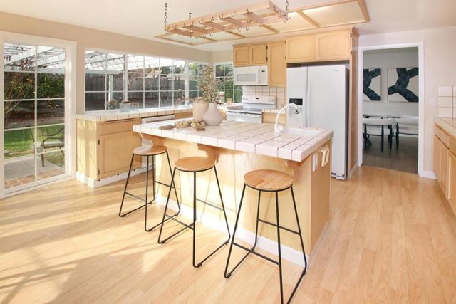 875 Tartarian Way, Sunnyvale, CA 94087