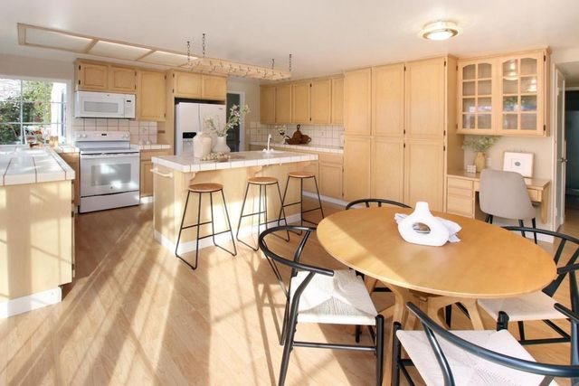 875 Tartarian Way, Sunnyvale, CA 94087