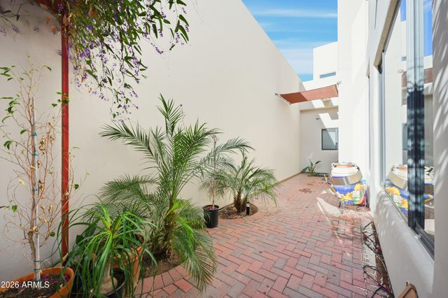 333 N PENNINGTON Drive N 2, Chandler, AZ 85224