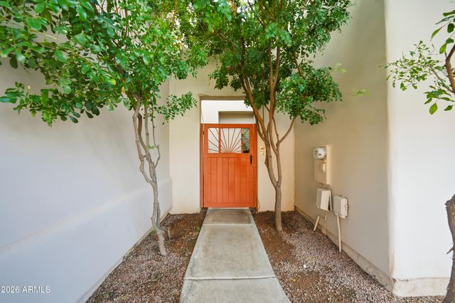 333 N PENNINGTON Drive N 2, Chandler, AZ 85224