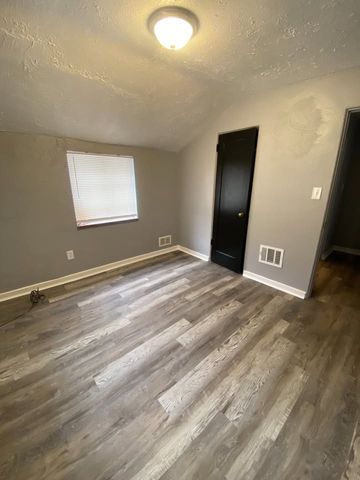 8156 Chaske St, Verona, PA 15147