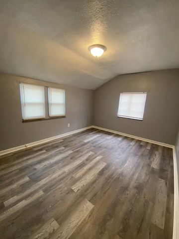 8156 Chaske St, Verona, PA 15147