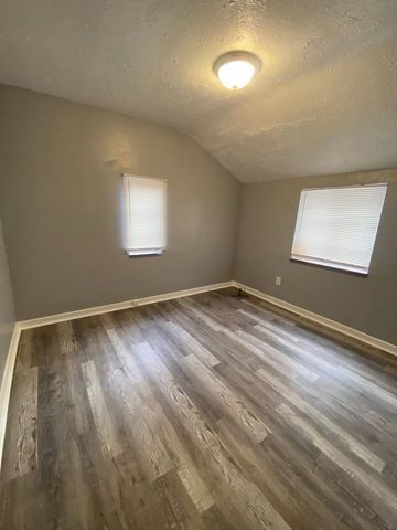 8156 Chaske St, Verona, PA 15147